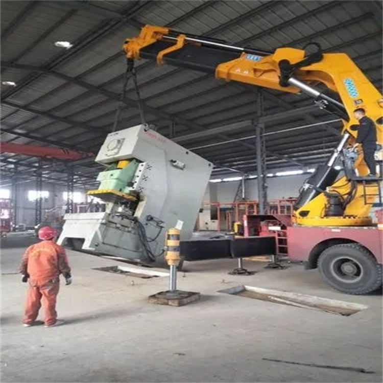 中江80吨折臂吊车出租附近电话